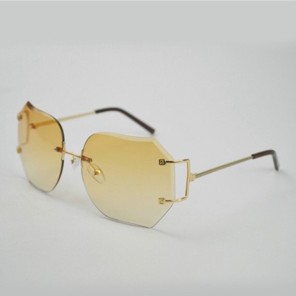 “BOSSY” shades 💕 - Picture 4 of 4